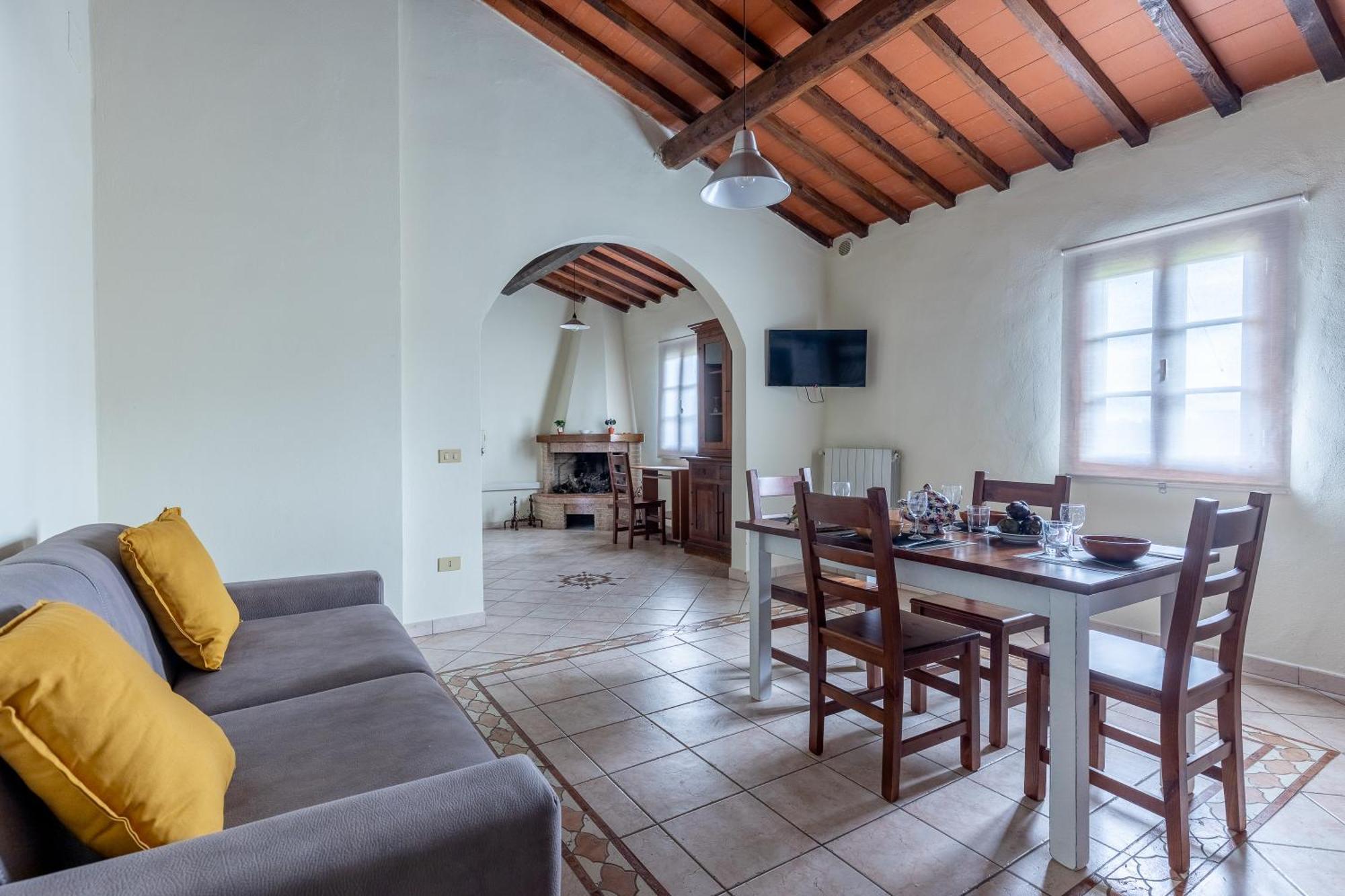 Residence Montevecchio Монтополи-ин-Валь-д'Арно Экстерьер фото