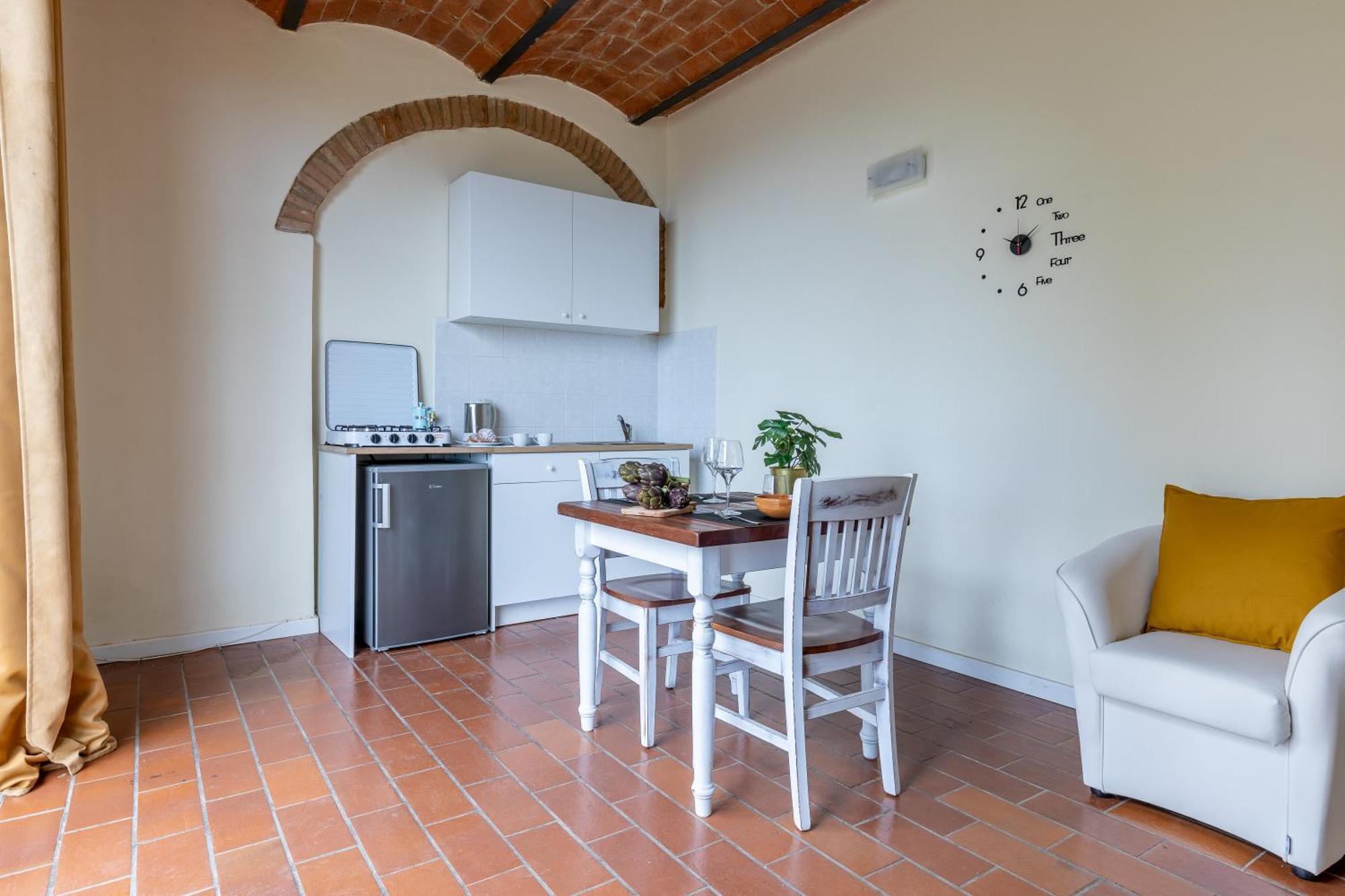 Residence Montevecchio Монтополи-ин-Валь-д'Арно Экстерьер фото